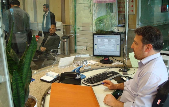 بکارگیری سیستم صوتی گیشه کاواک مدل ۲۰۱۶ در گیشه‌های پذیرش مجتمع دارویی هلال ایران