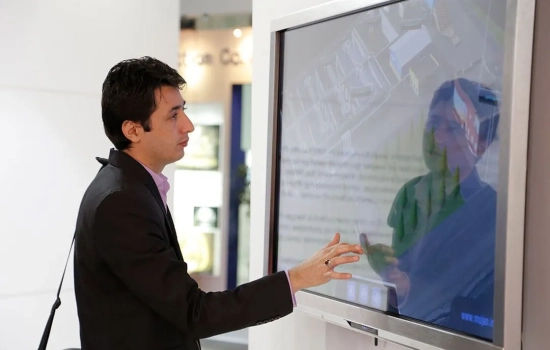 انواع فناوری‌های نمایشگر لمسی مقاومتی تا خازنی و نوری | معرفی صفحات لمسی و کاربردها - کاواک