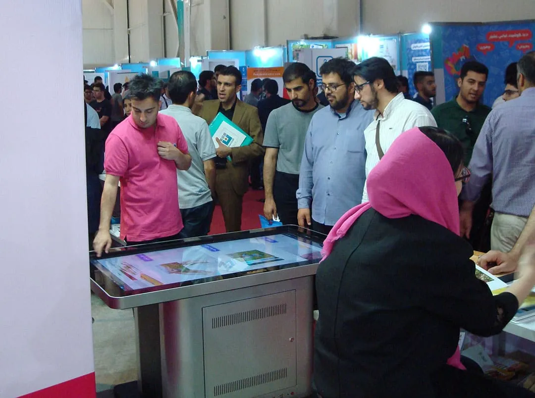 اجاره میز تاچ نمایشگاهی