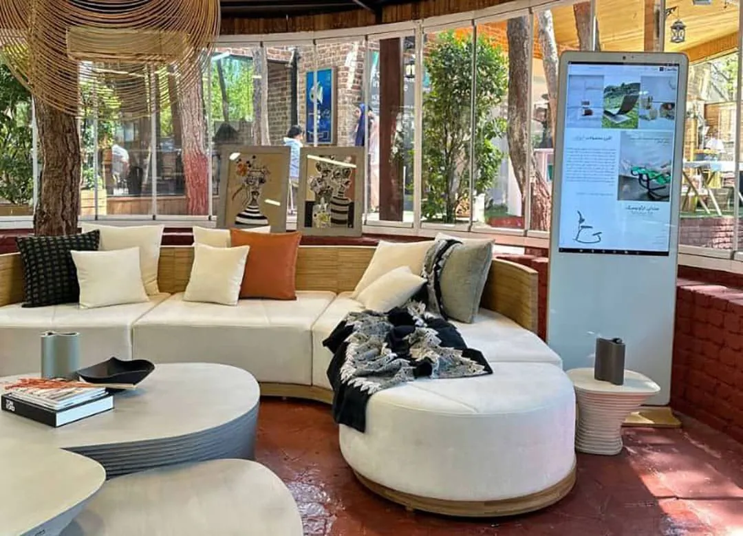 اجاره استند لمسی